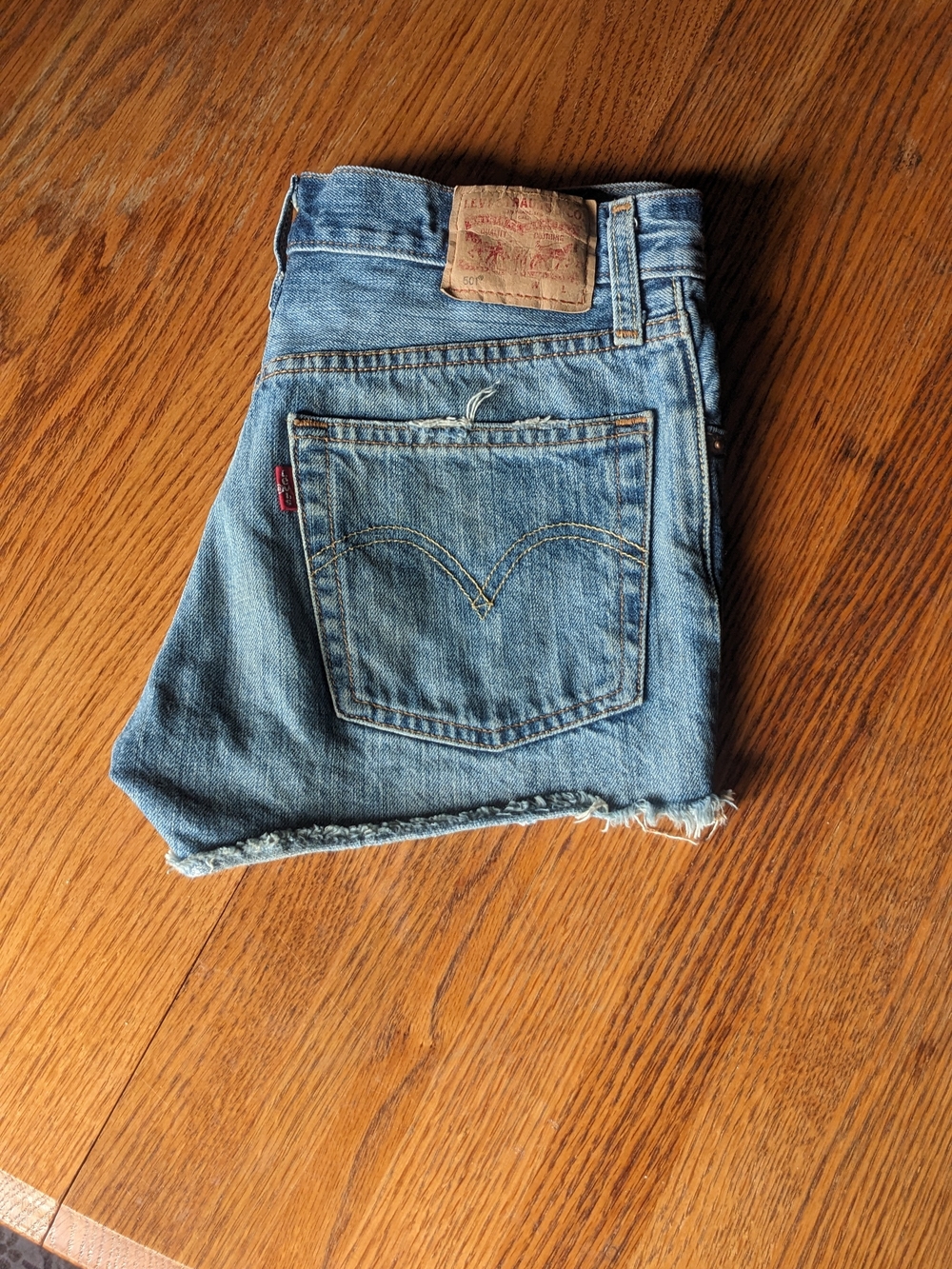 Levi's Women's Light Blue Denim Jeans with Red Tab